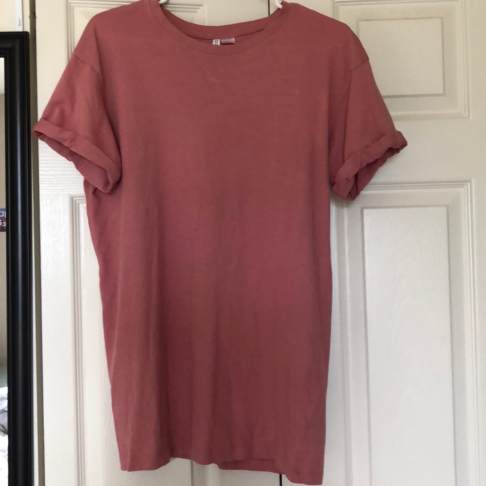 Long pink shirt